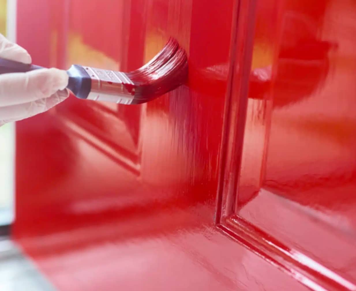 paint brush painting red