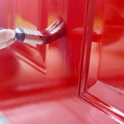 paint brush painting red